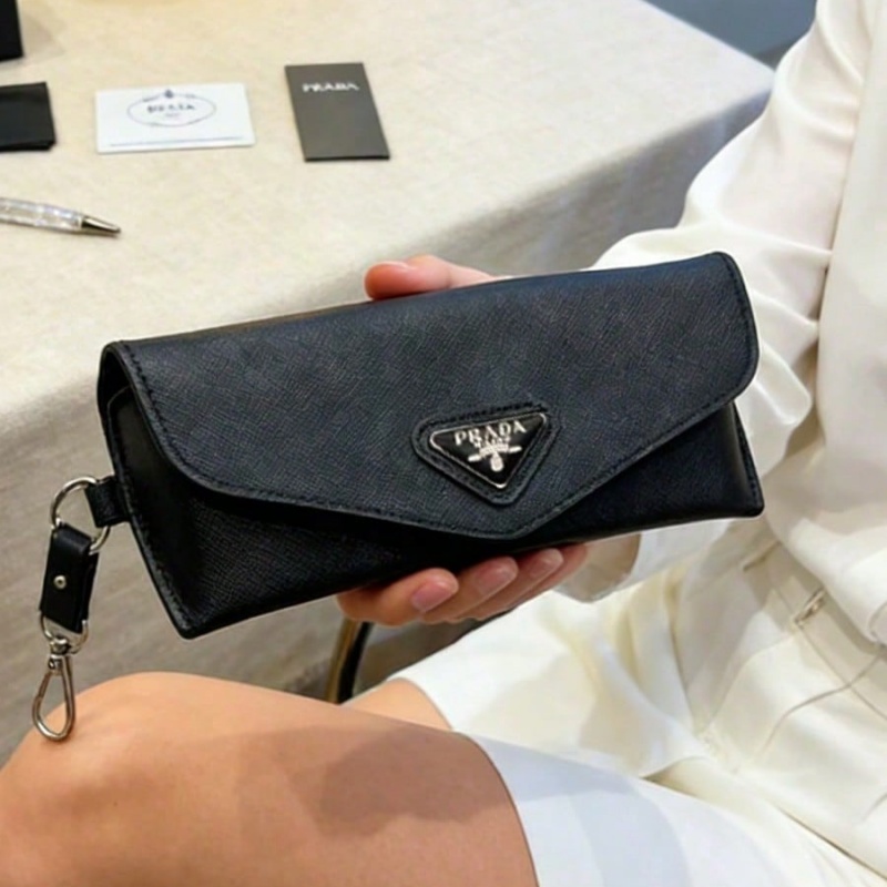 Estojo de Óculos Prada em Cour - Luxury Bags Logo avaliação e preço