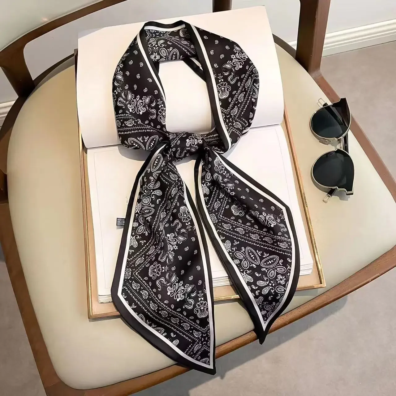Lenço Estreito Estampado Xadre - Luxury Bags Brand avaliação e preço