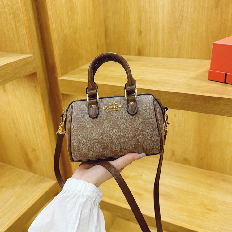 Bolsa de Fraldas Vintage de Lu - Luxury Bags Logo avaliação e preço