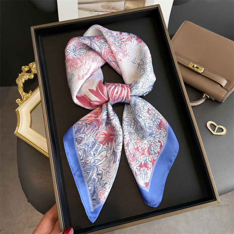 Lenço de Seda com Estampa de D - Luxury Bags Brand avaliação e preço